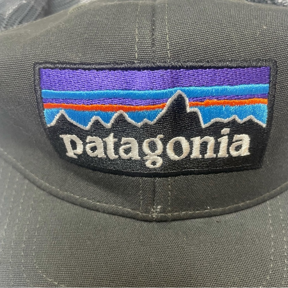 PATAGONIA classic black trucker hat with logo in the center OS - Picture 4 of 7